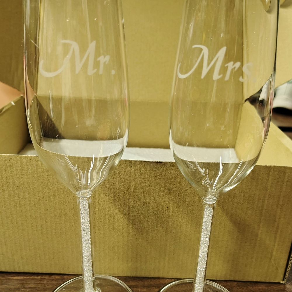 Mr. and Mrs. Champagne Flutes with Glitter Stems